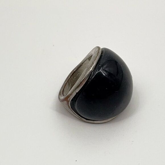 Elegant Black and Silver domed Women's Ring - Picture 1 of 6